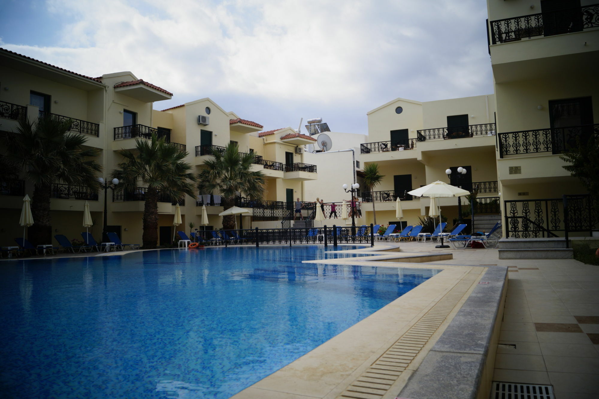 Diogenis Blue Palace Gouves Esterno foto